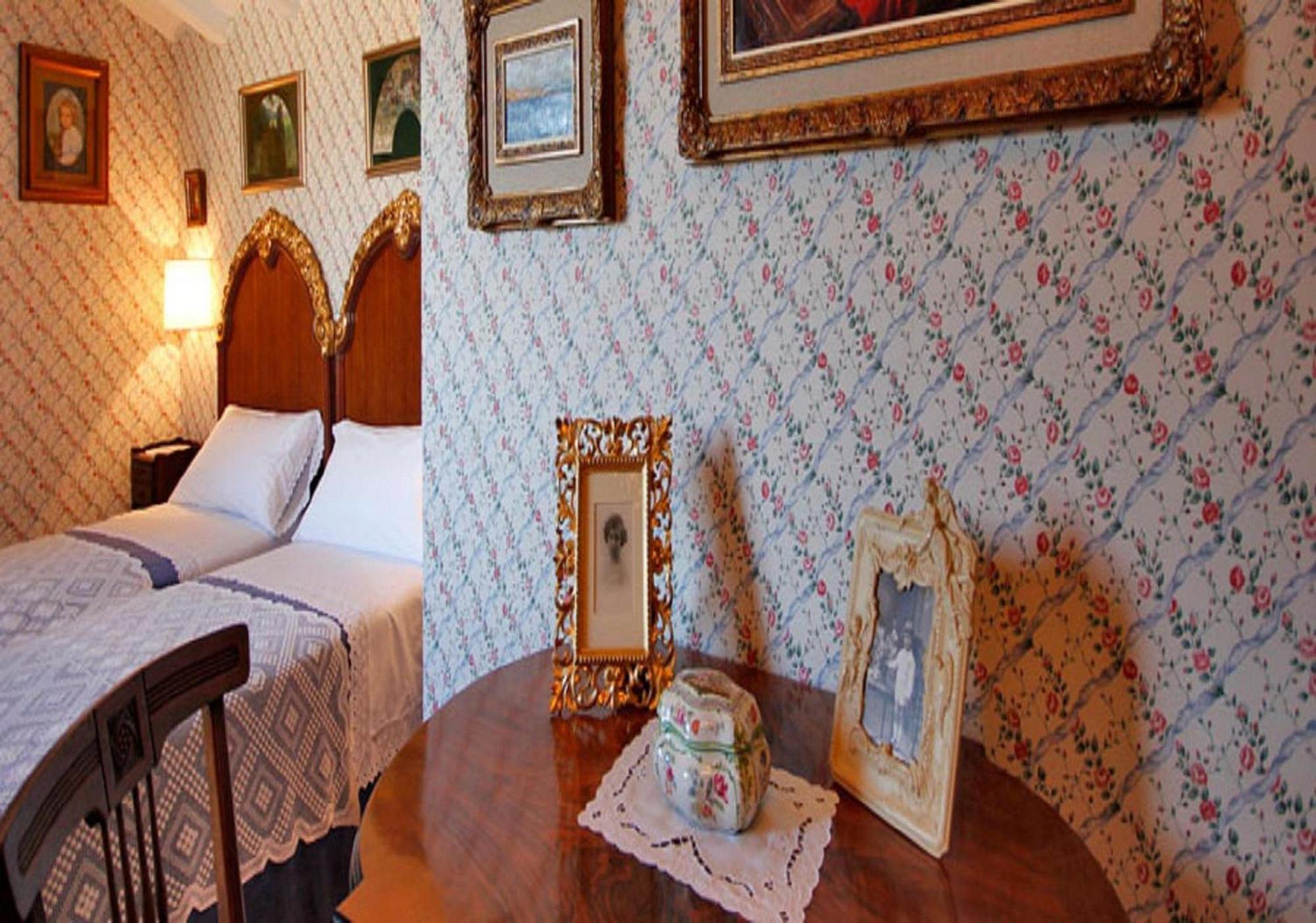 La Casa De Sebastian Guest House Валдеробрес Стая снимка