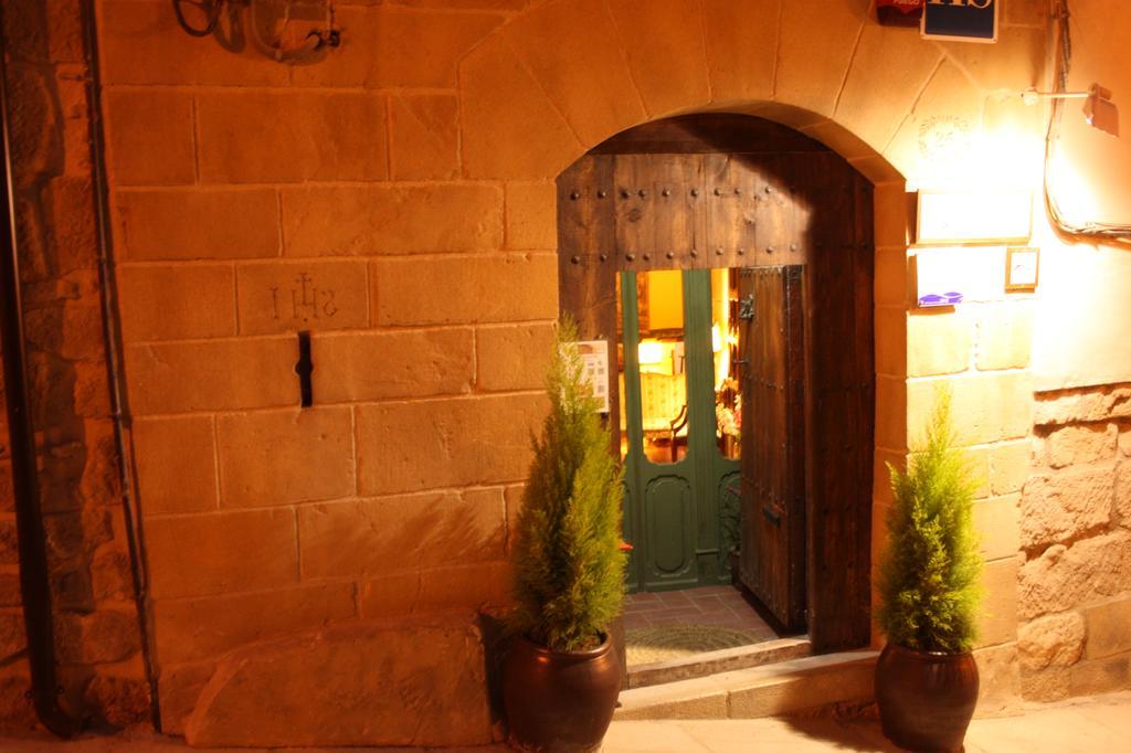 La Casa De Sebastian Guest House Валдеробрес Екстериор снимка