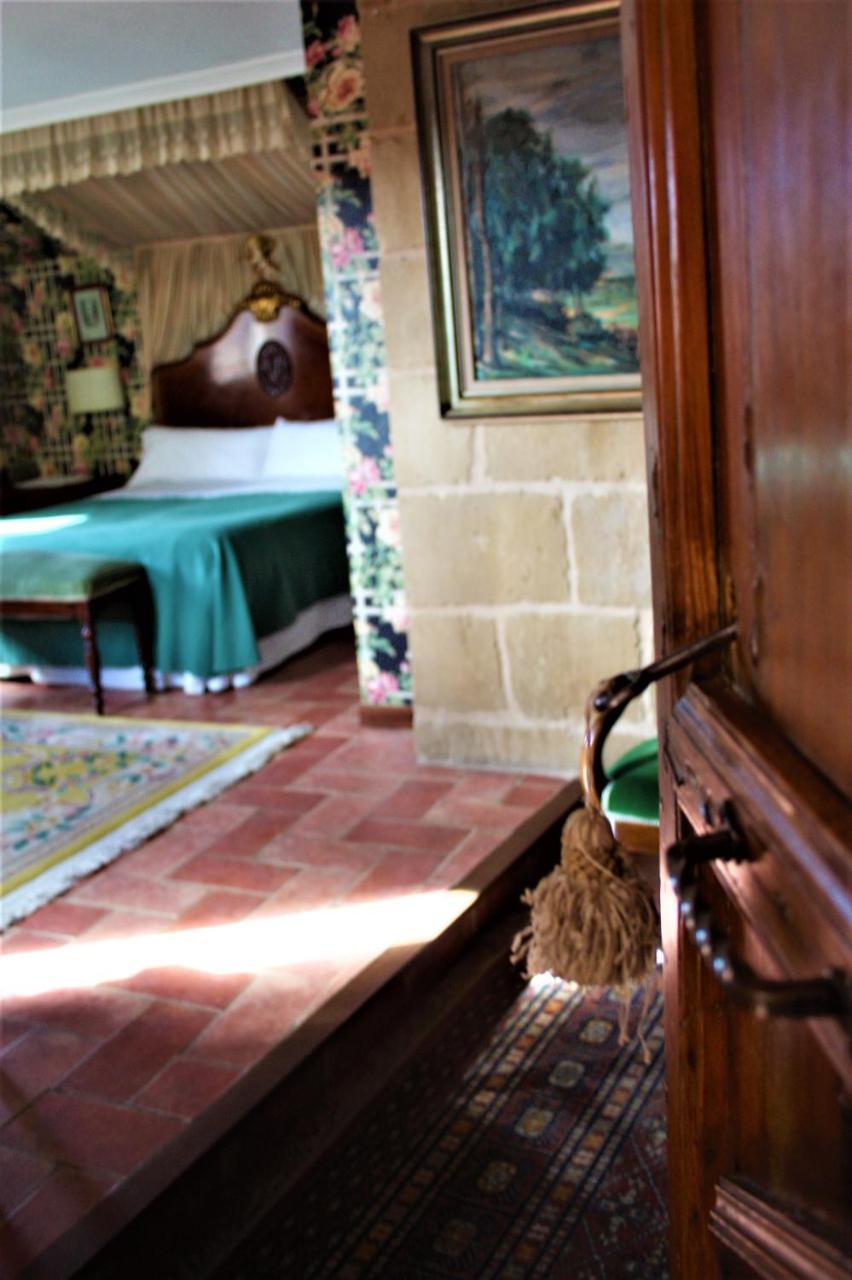 La Casa De Sebastian Guest House Валдеробрес Екстериор снимка